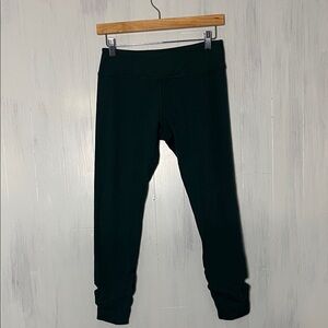 Beyond Yoga Green Low Rise Leggings Size L